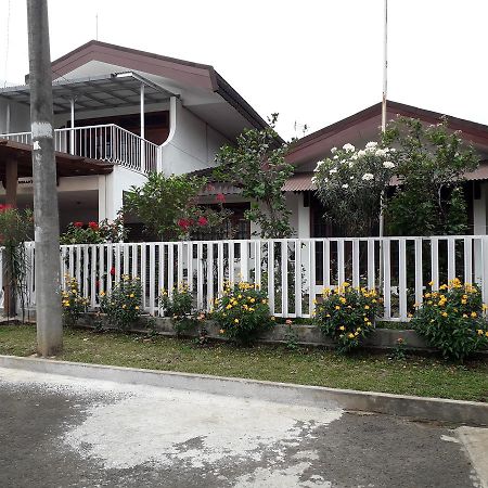 Meranti Guest House Jakarta Exterior photo