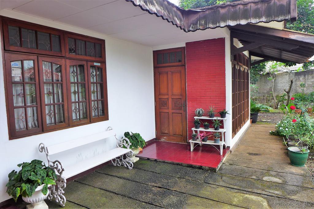 Meranti Guest House Jakarta Exterior photo