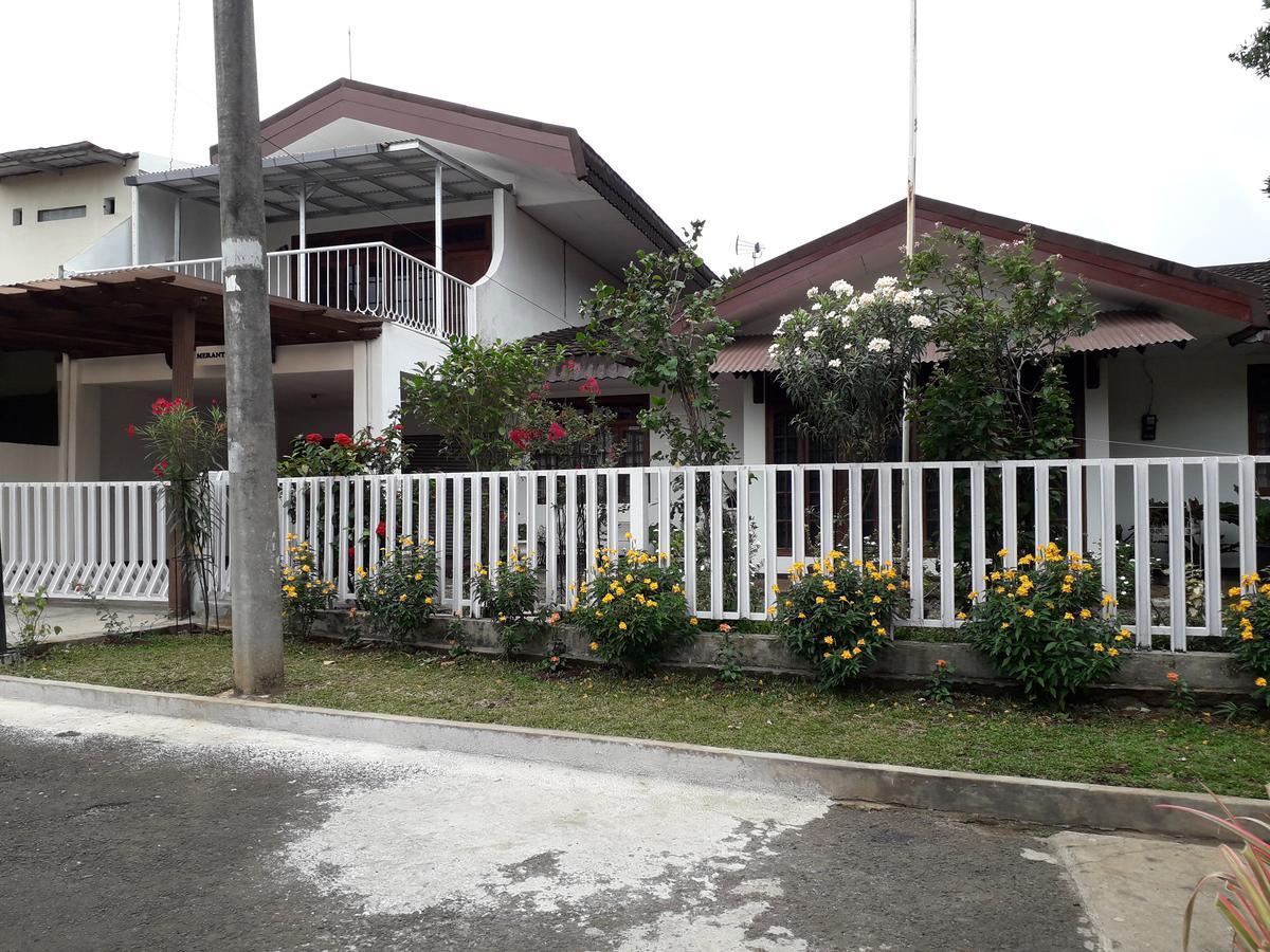 Meranti Guest House Jakarta Exterior photo